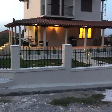 Tuscany 8 Away From Veria Tatil Evi Trilofos